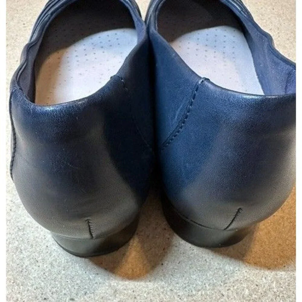 NWOT Clarks Collection Navy Leather Pleated Ballet Flats Womens Size 9.5  1